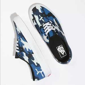 Vans Blue Pop Camo Men’s Size 11.5